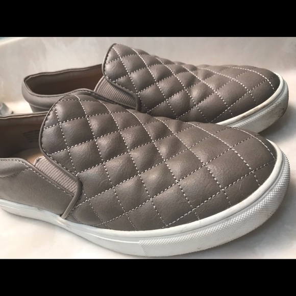 Size 7 gently worn! - Picture 4 of 4